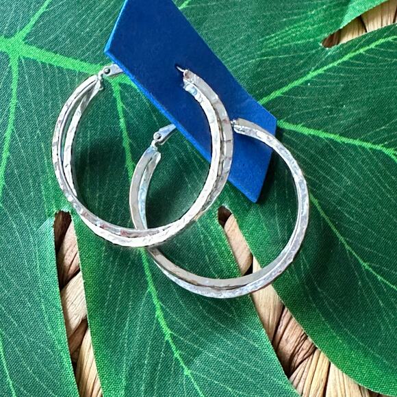 BOGO FREE SILVER TONE HOOP EARRINGS - Picture 4 of 6